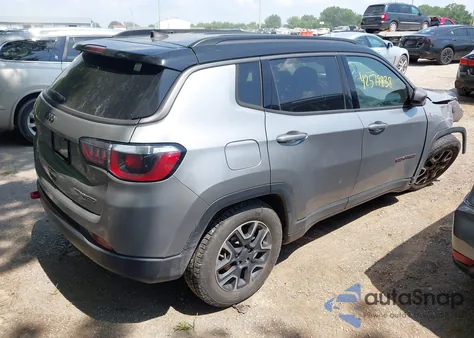 2019 Jeep Compass Trailhawk 4X4 z USA, uszkodzony, nr VIN 3C4NJDDB2KT721982